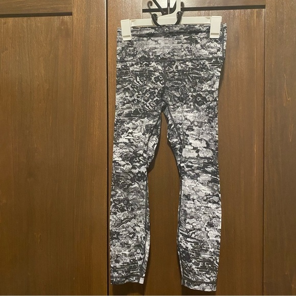 lululemon athletica Pants - Lululemon Wunder Under Hi-rise Tights Size 6